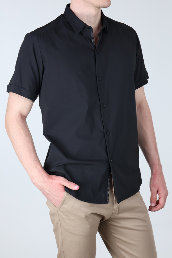 Camisa Negra Manga Corta Slim Fit Lisa Casual Para Hombre